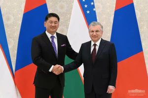 Президент Узбекистана Шавкат Мирзиёев и Президент Монголии