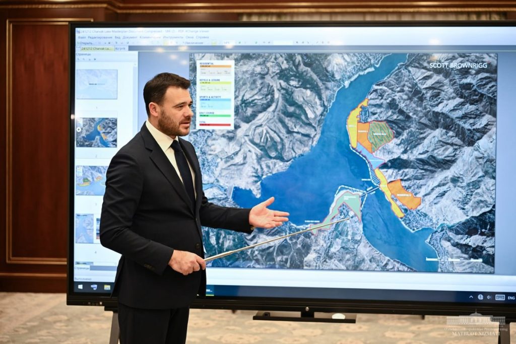 Эмин Агаларов на презентации проекта Sea Breeze Uzbekistan президенту Узбекистана Шавкату Мирзиёеву