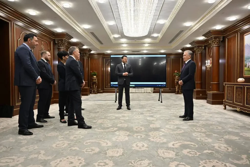 Эмин Агаларов на презентации проекта Sea Breeze Uzbekistan Шавкату Мирзиёеву, чиновники на приеме.